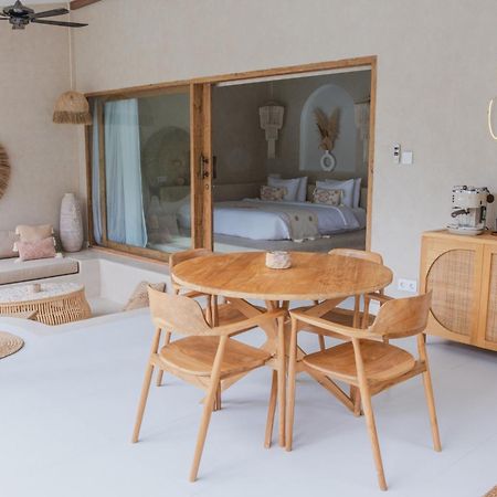 Gili Boho Villas - Aesthetic Private Pool Villas 길리트라왕안 외부 사진